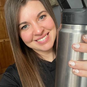 Meet your Posher, Caitlyn